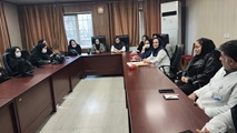 نشست صمیمی مدیر خدمات پرستاری بیمارستان اعصاب و روان استاد محرری با کارکنان بخش زنان یک؛ همبستگی و تعامل برای ارتقاء خدمت‌رسانی